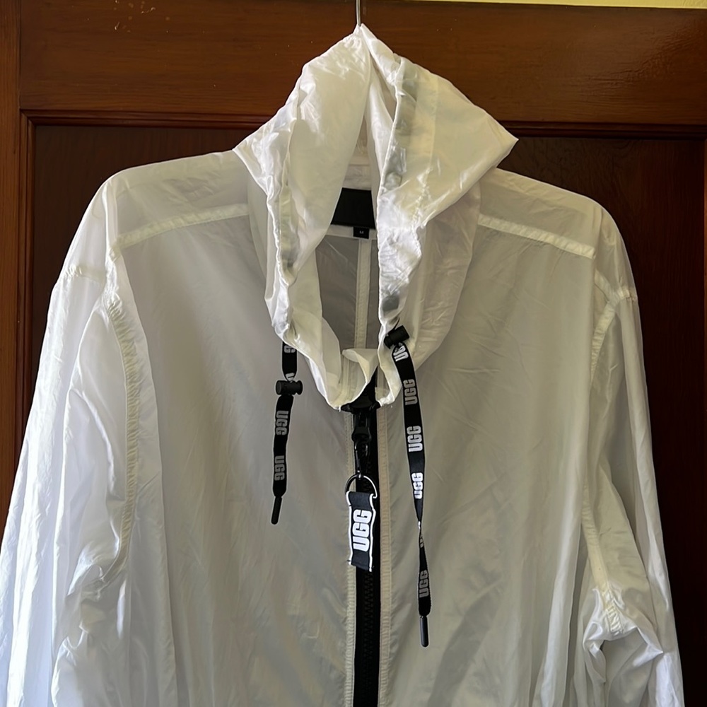 UGG Size Medium White & Black Rain Jacket